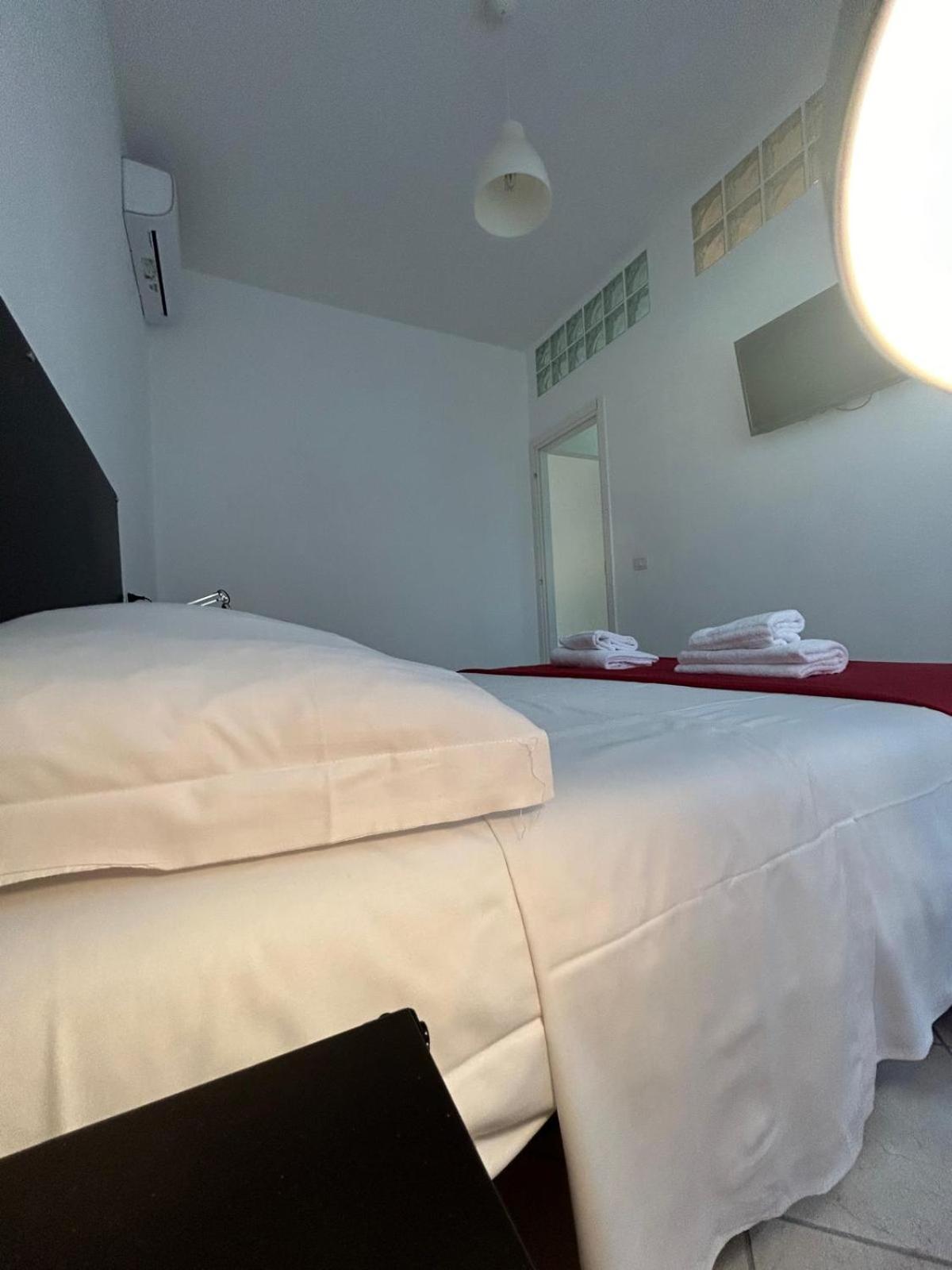 Отель Peppe'S Bed Рим Экстерьер фото